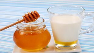 Γάλα και μέλι για φαρμακευτικό άρωμα