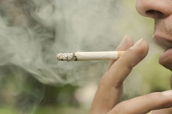 Το κάπνισμα είναι ένας από τους λόγους για την ανάπτυξη δικτυωτών κιρσών